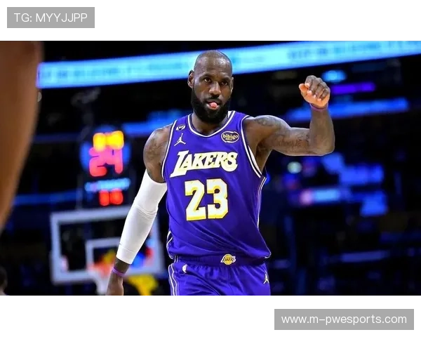 勒布朗·詹姆斯41岁45天砍28+10+12，创历史最年长三双纪录